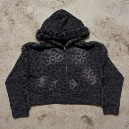 leo - zipper