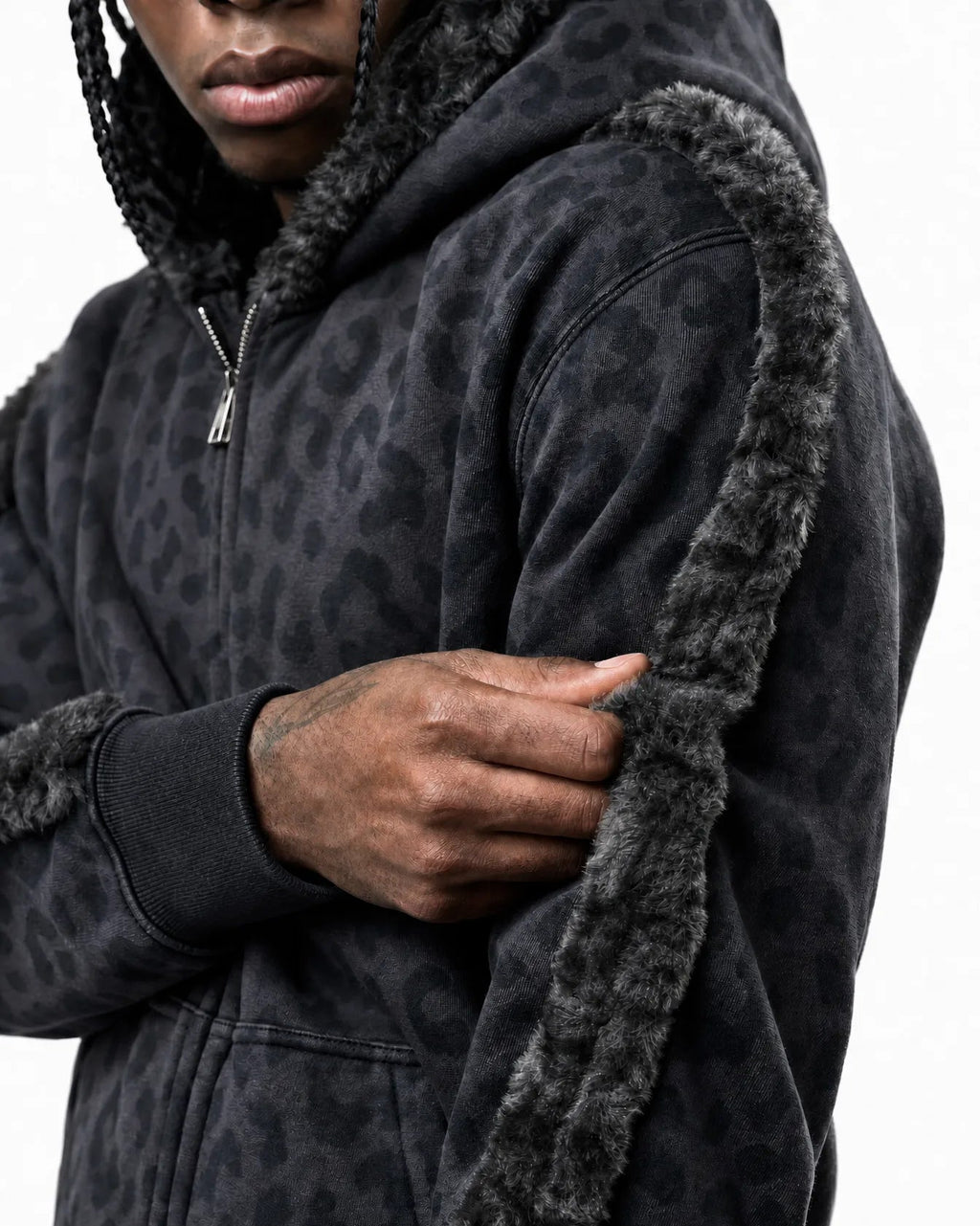 leo - zipper